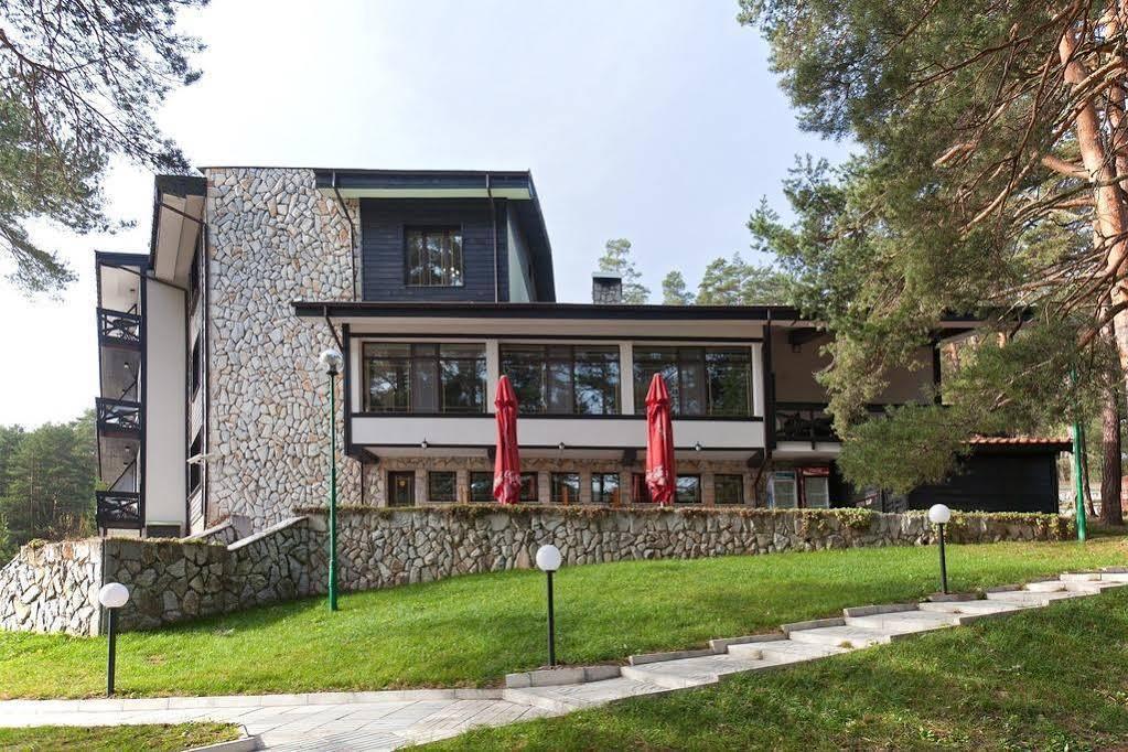 Family Hotel Hebar Batak Exterior foto